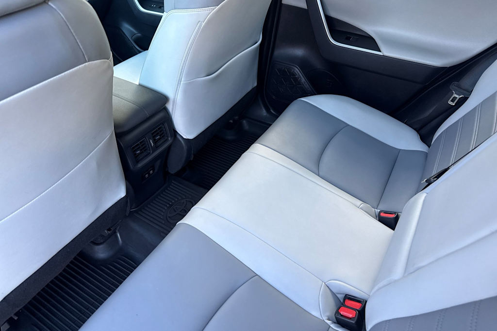 Thumbnail: 2020 Toyota RAV4 - 10