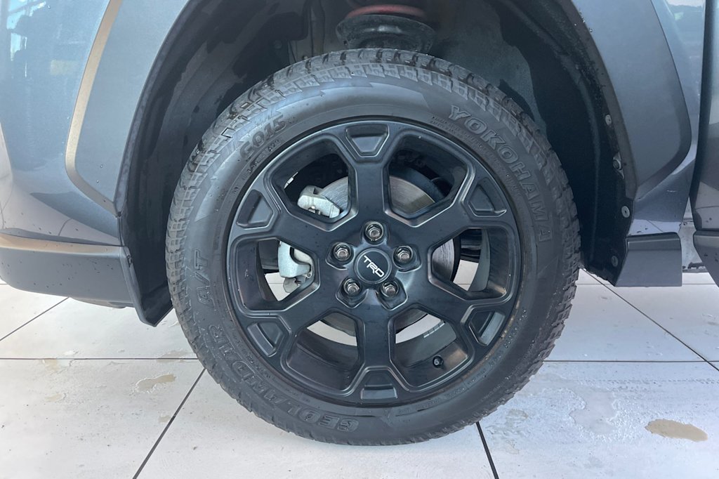 Thumbnail: 2020 Toyota RAV4 - 8
