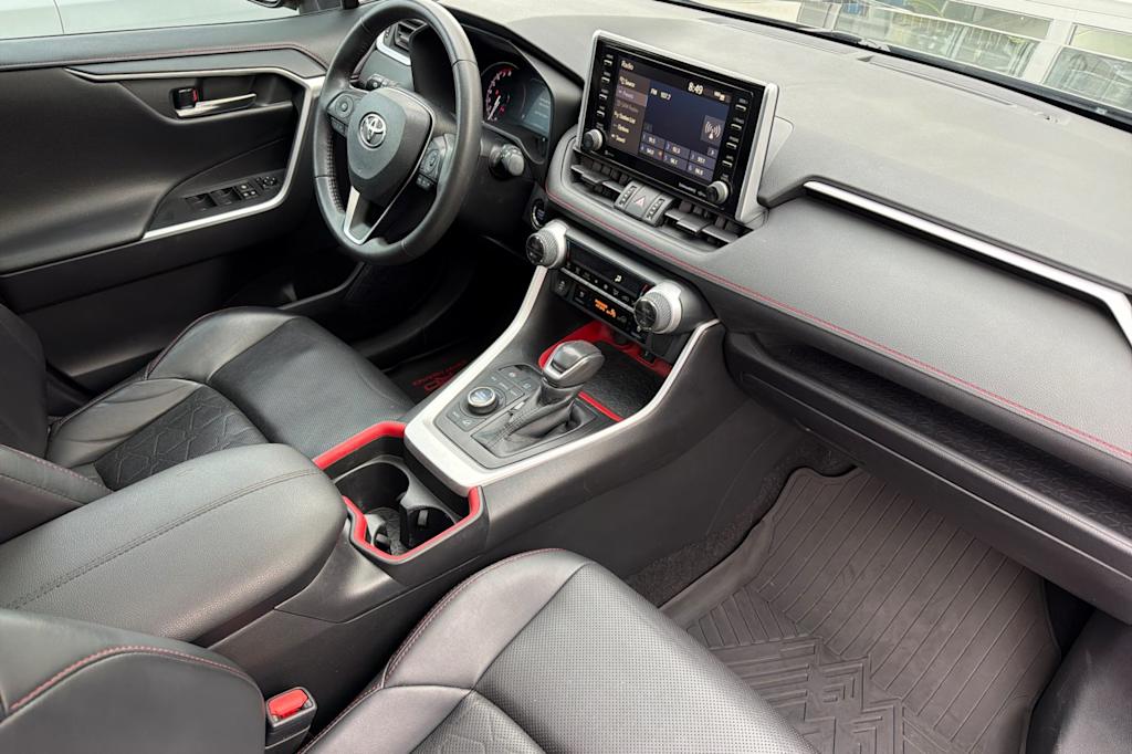 Thumbnail: 2020 Toyota RAV4 - 11