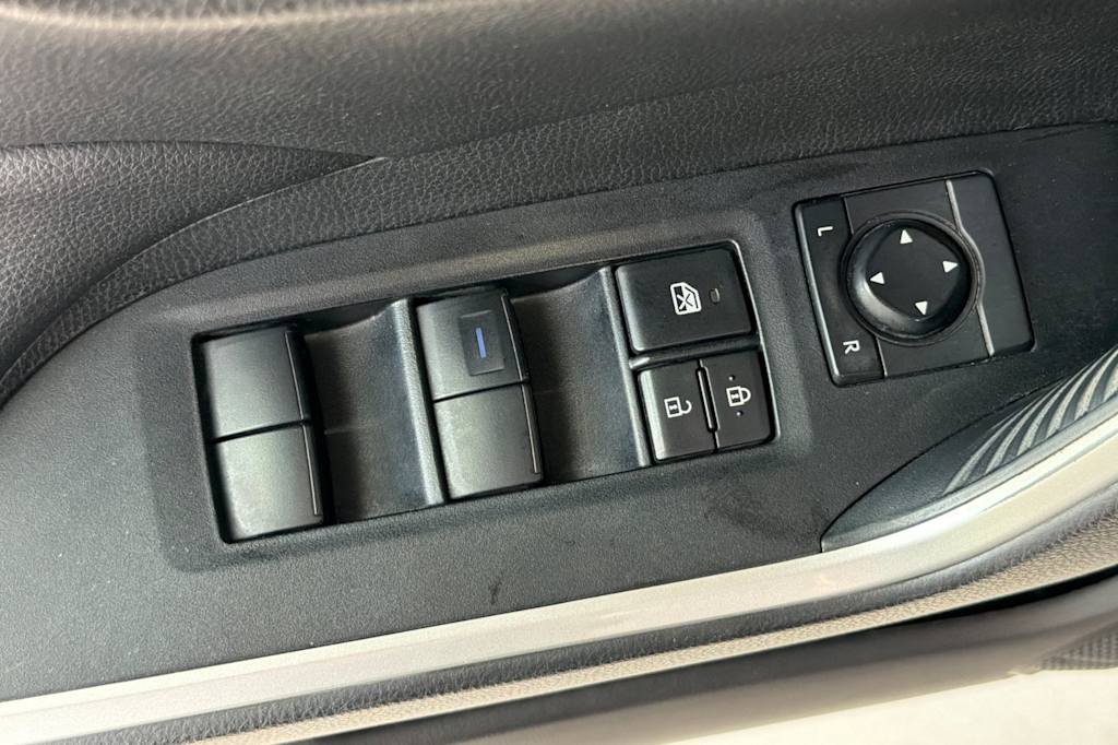 Thumbnail: 2020 Toyota RAV4 - 22