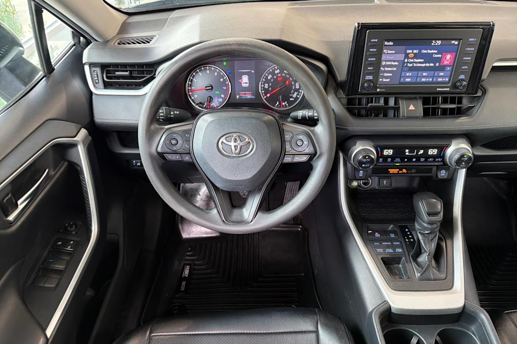 Thumbnail: 2020 Toyota RAV4 - 8