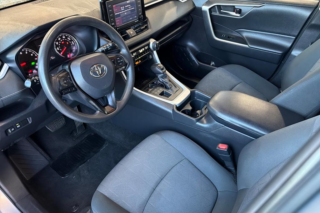 Thumbnail: 2021 Toyota RAV4 - 9
