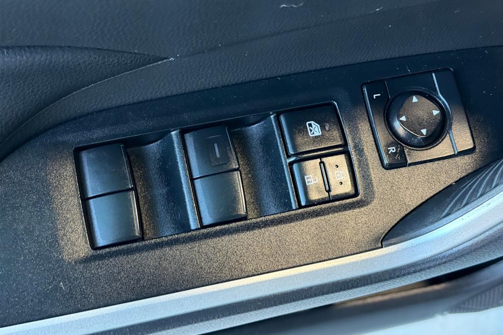 Thumbnail: 2021 Toyota RAV4 - 22