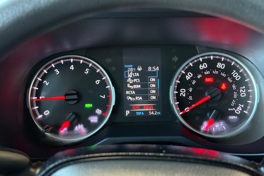 Thumbnail: 2021 Toyota RAV4 - 15
