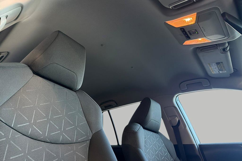 Thumbnail: 2021 Toyota RAV4 - 23