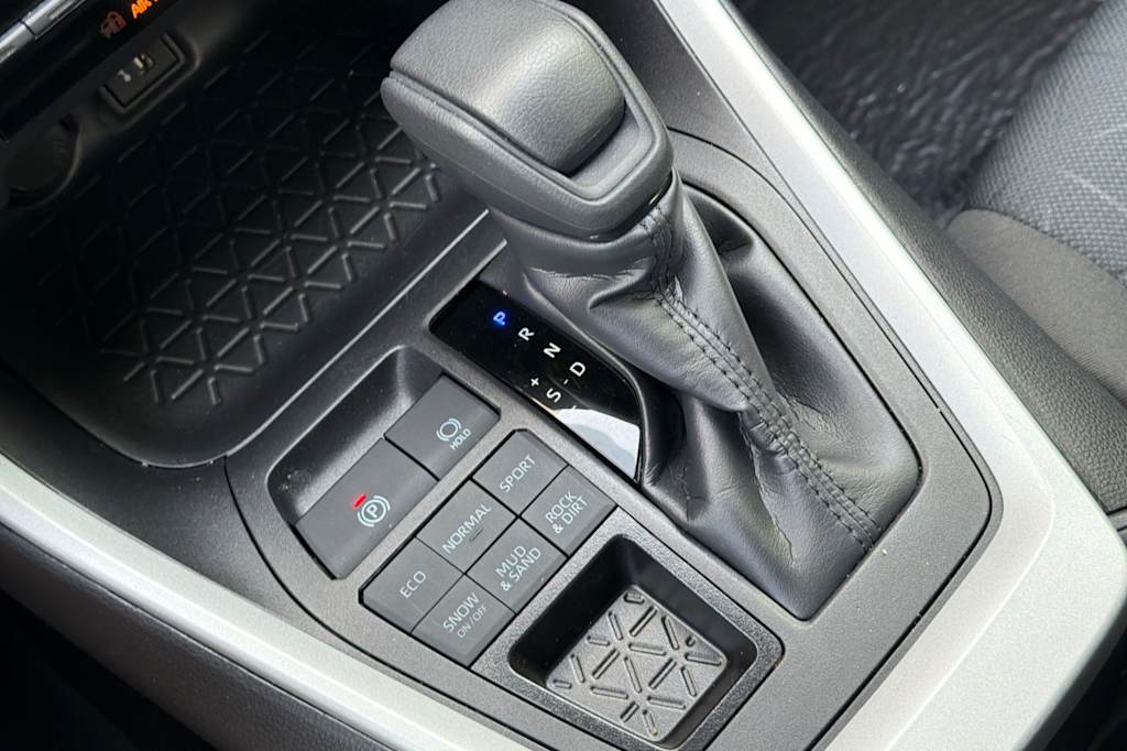 Thumbnail: 2025 Toyota RAV4 - 13