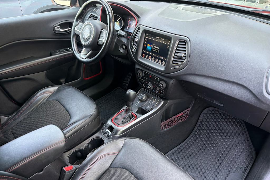 Thumbnail: 2020 Jeep Compass - 12