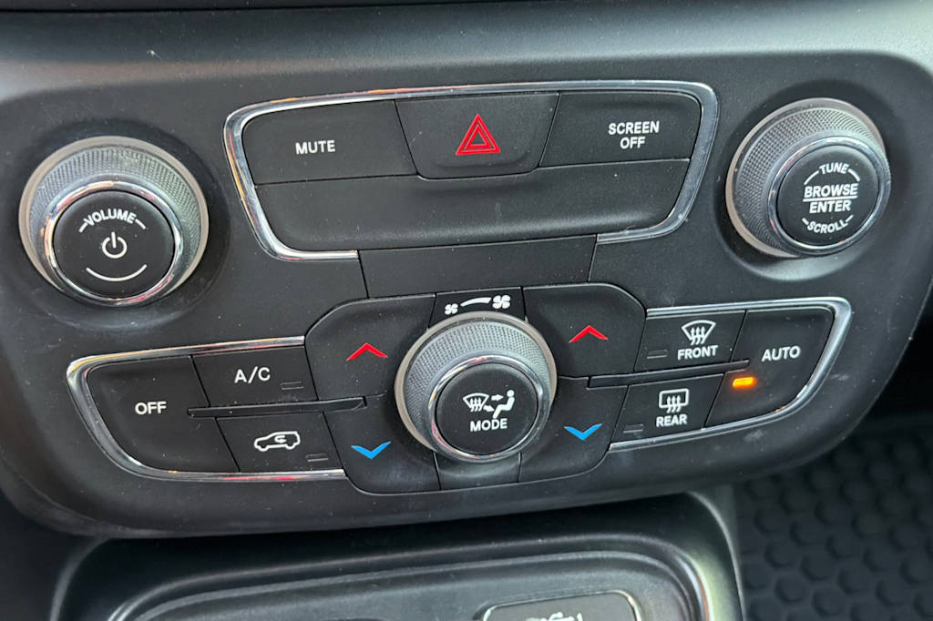 Thumbnail: 2020 Jeep Compass - 24