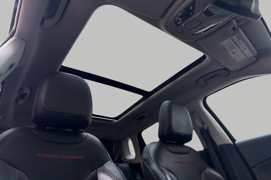 Thumbnail: 2018 Jeep Compass - 23