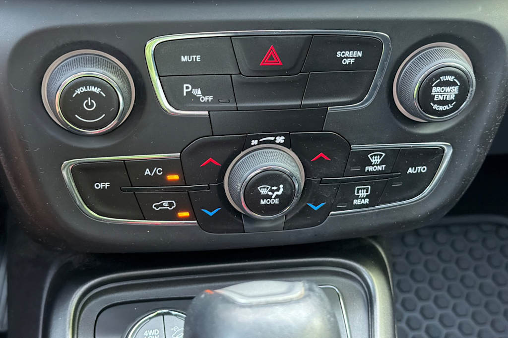 Thumbnail: 2018 Jeep Compass - 25