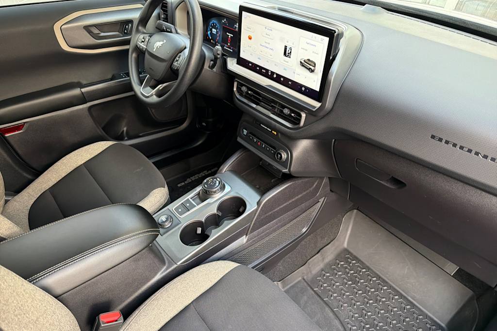 Thumbnail: 2025 Ford Bronco Sport - 12