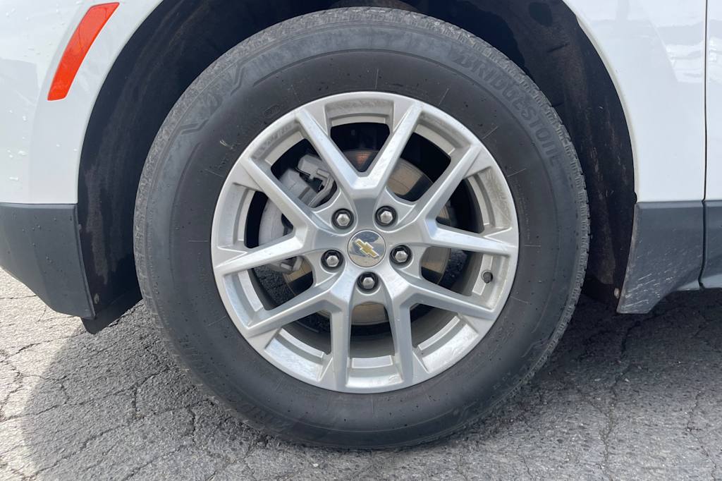 Thumbnail: 2022 Chevrolet Equinox - 8