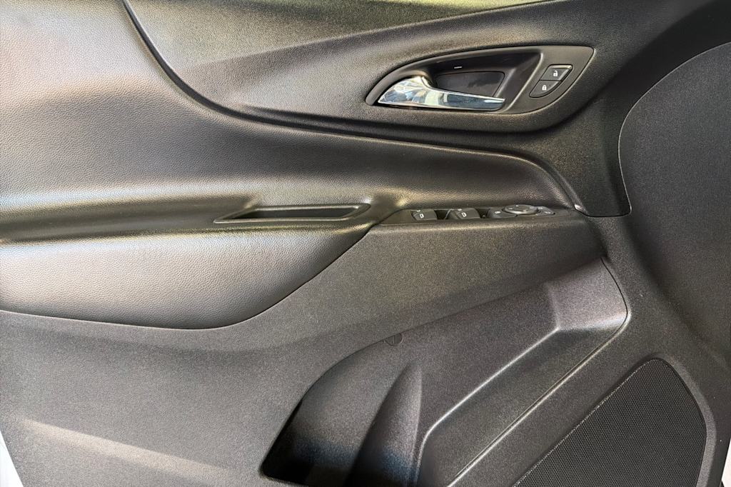 Thumbnail: 2022 Chevrolet Equinox - 21