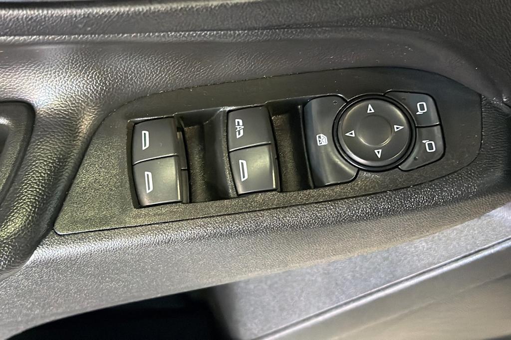 Thumbnail: 2022 Chevrolet Equinox - 22