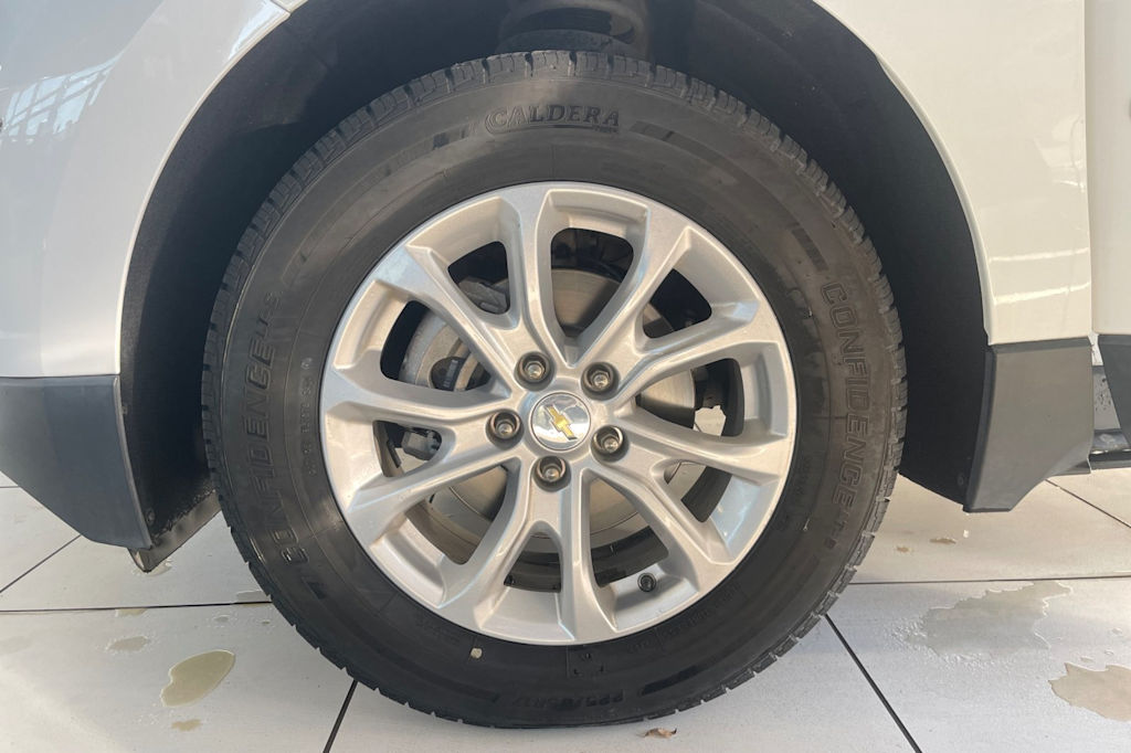 Thumbnail: 2021 Chevrolet Equinox - 8