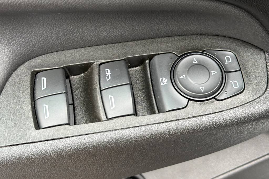 Thumbnail: 2021 Chevrolet Equinox - 22