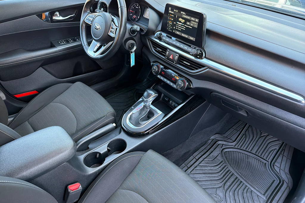 Thumbnail: 2019 Kia Forte - 12