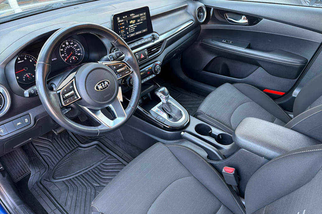 Thumbnail: 2019 Kia Forte - 9