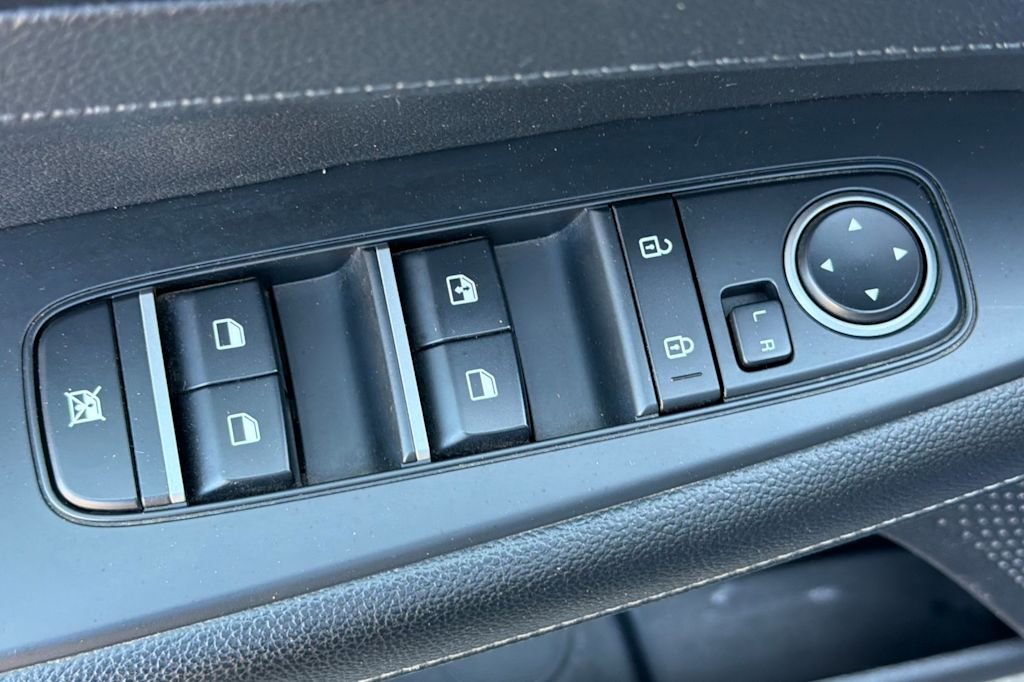 Thumbnail: 2019 Kia Forte - 21