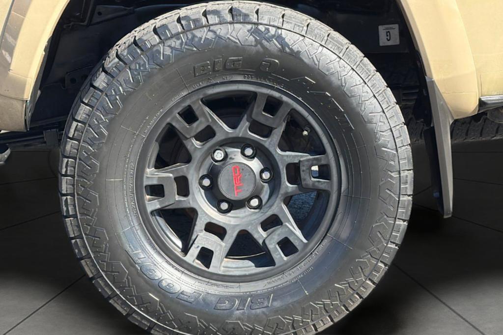 Thumbnail: 2017 Toyota Tacoma - 5