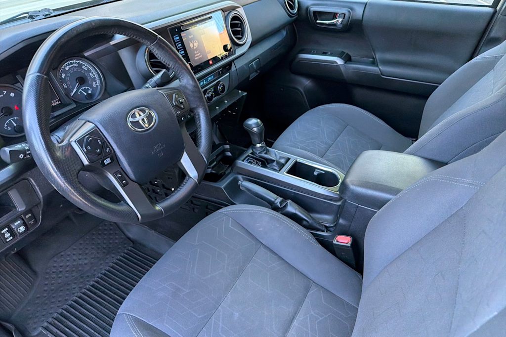 Thumbnail: 2017 Toyota Tacoma - 7