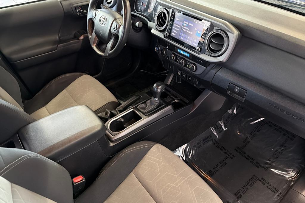 Thumbnail: 2022 Toyota Tacoma - 10