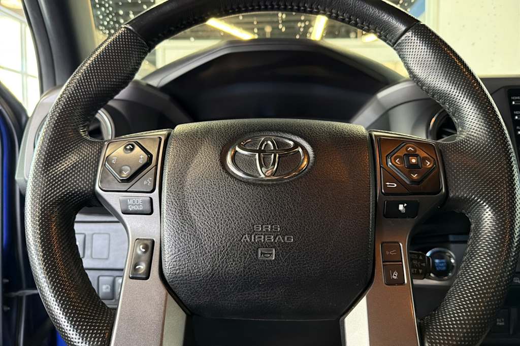 Thumbnail: 2022 Toyota Tacoma - 25