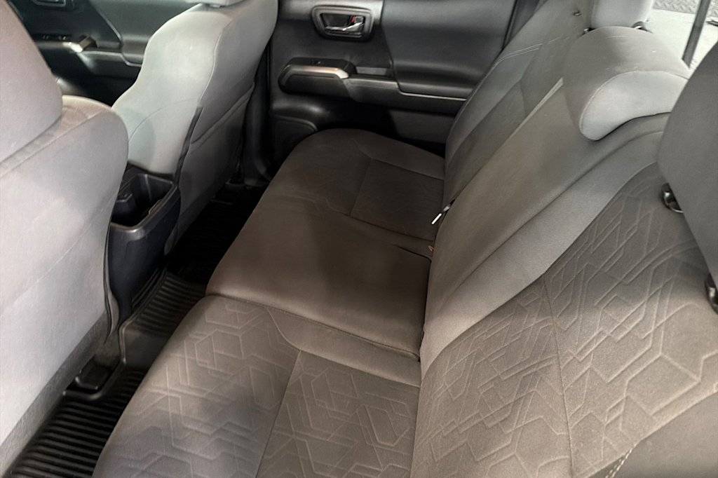 Thumbnail: 2019 Toyota Tacoma - 10