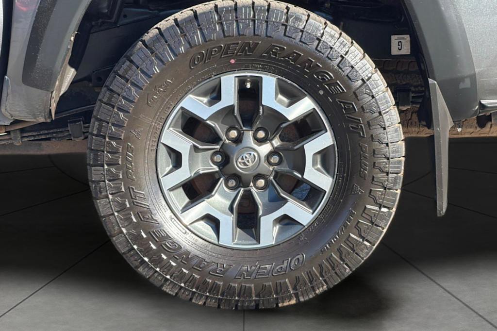 Thumbnail: 2017 Toyota Tacoma - 8