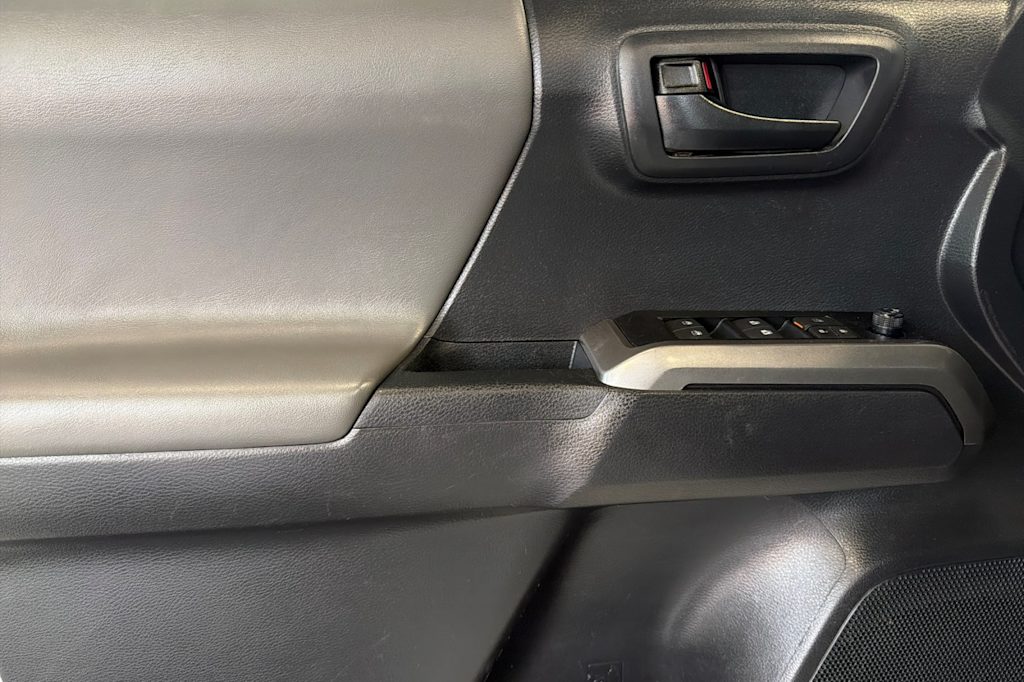 Thumbnail: 2023 Toyota Tacoma - 21