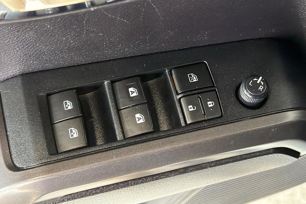 Thumbnail: 2020 Toyota Tacoma - 21