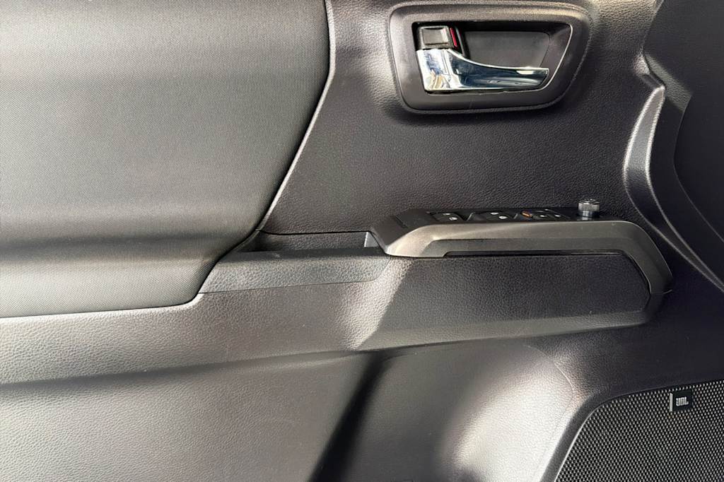 Thumbnail: 2020 Toyota Tacoma - 20