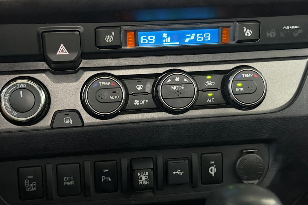 Thumbnail: 2021 Toyota Tacoma - 23