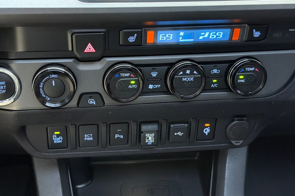 Thumbnail: 2021 Toyota Tacoma - 25