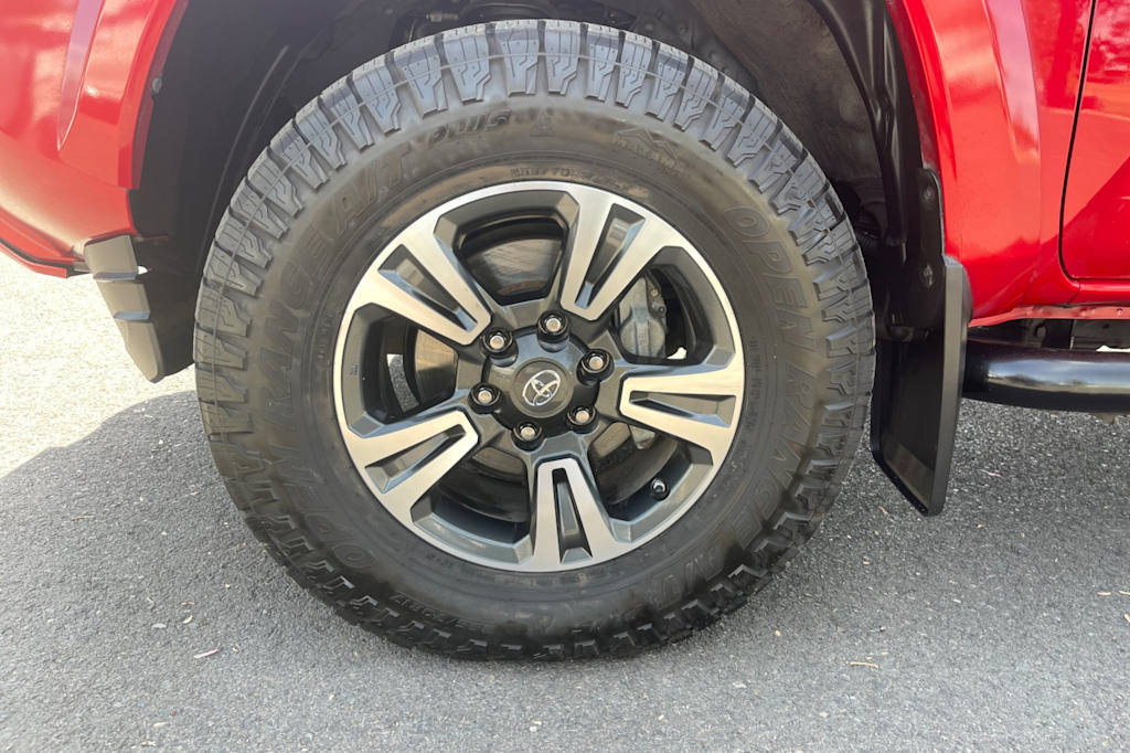 Thumbnail: 2019 Toyota Tacoma - 7