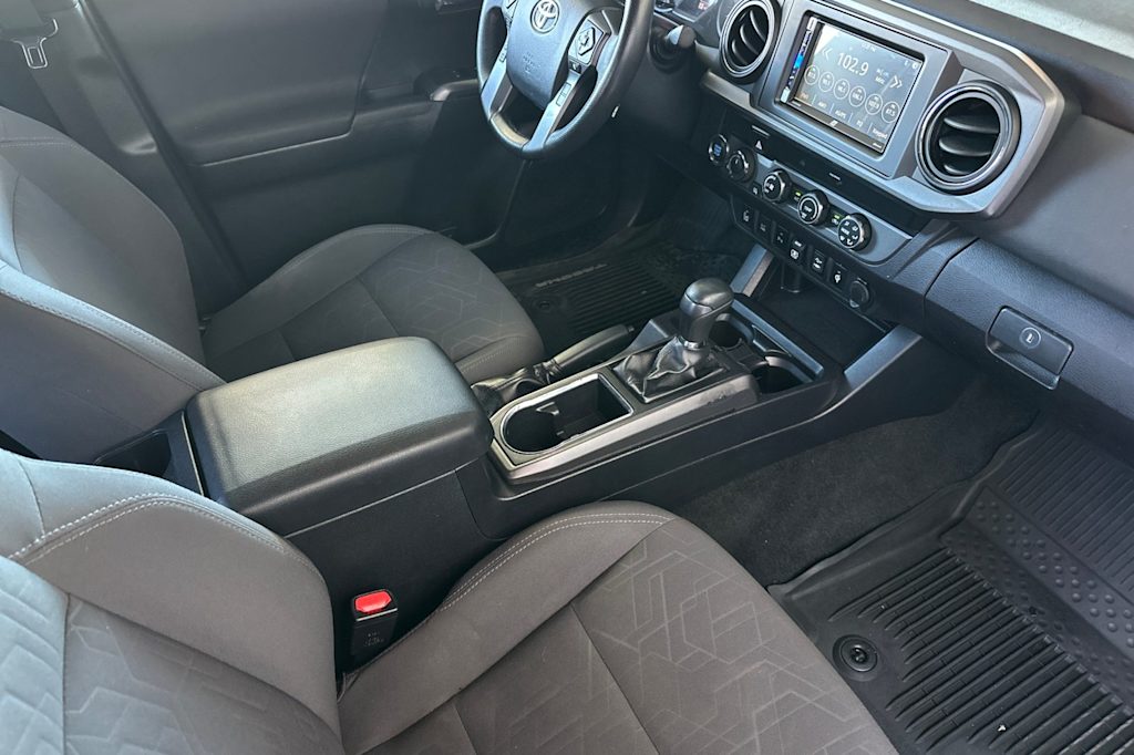 Thumbnail: 2019 Toyota Tacoma - 9