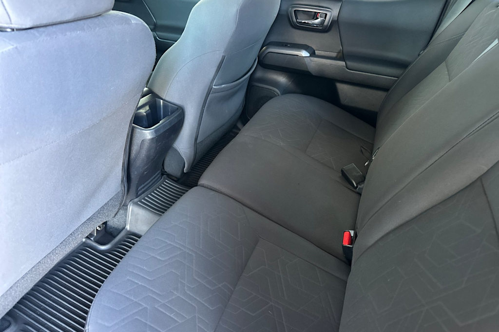 Thumbnail: 2019 Toyota Tacoma - 10