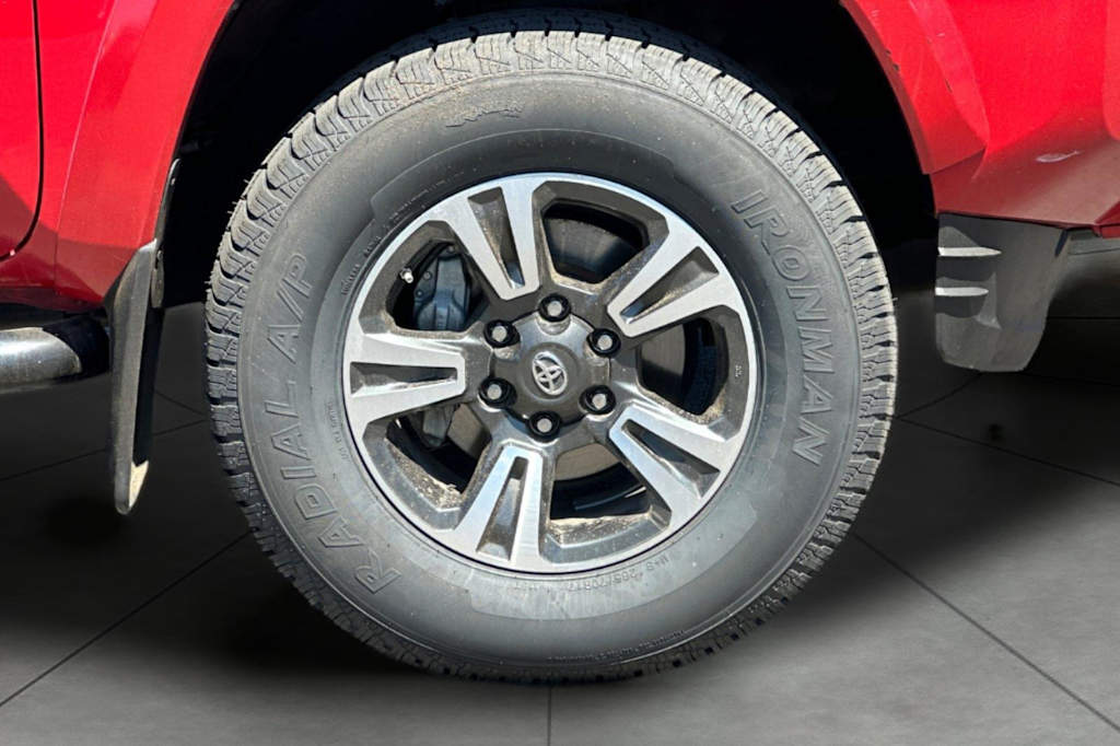 Thumbnail: 2019 Toyota Tacoma - 6
