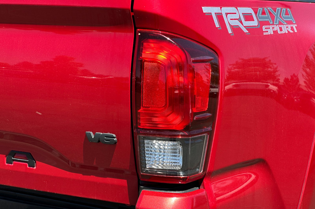 Thumbnail: 2019 Toyota Tacoma - 19