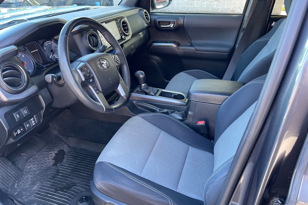 Thumbnail: 2021 Toyota Tacoma - 9