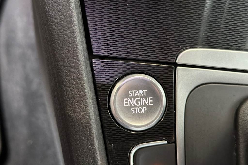 Thumbnail: 2017 Volkswagen Golf - 26