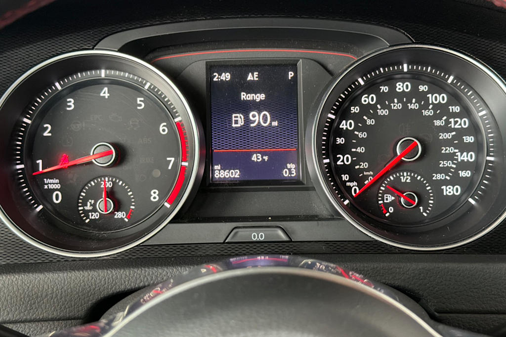 Thumbnail: 2017 Volkswagen Golf - 15