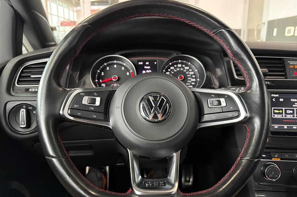 Thumbnail: 2017 Volkswagen Golf - 27