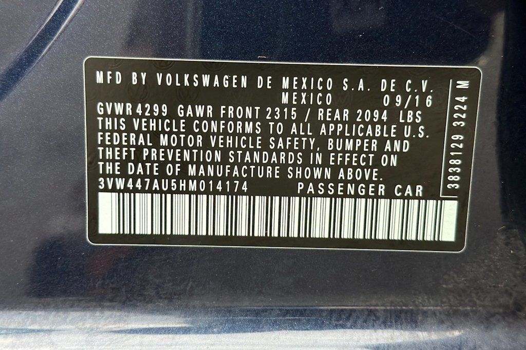 Thumbnail: 2017 Volkswagen Golf - 17