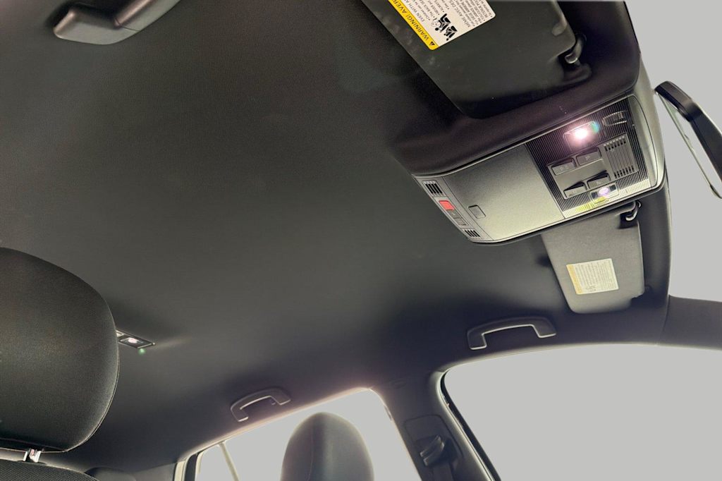 Thumbnail: 2017 Volkswagen Golf - 23