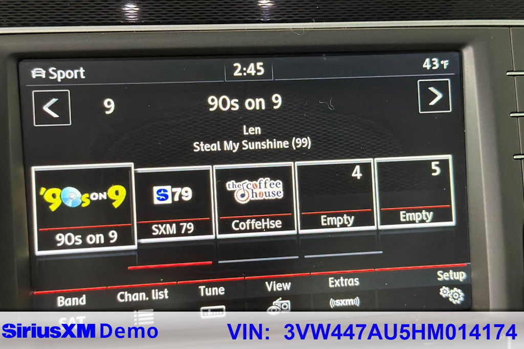 Thumbnail: 2017 Volkswagen Golf - 29