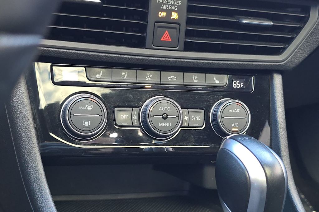 Thumbnail: 2019 Volkswagen Jetta - 25