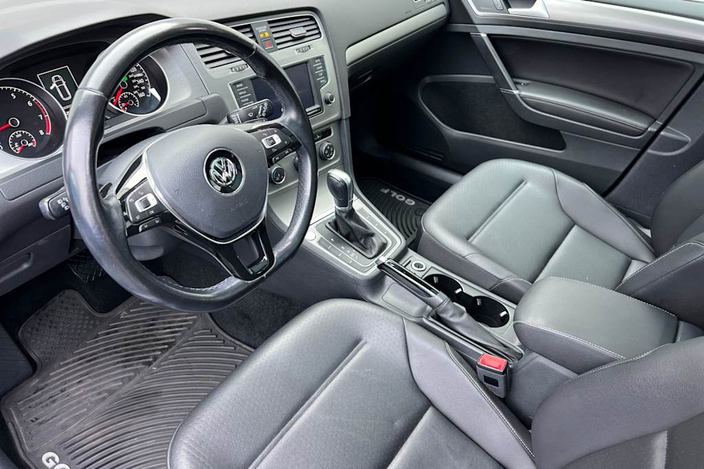 2017 Volkswagen Golf SE 9