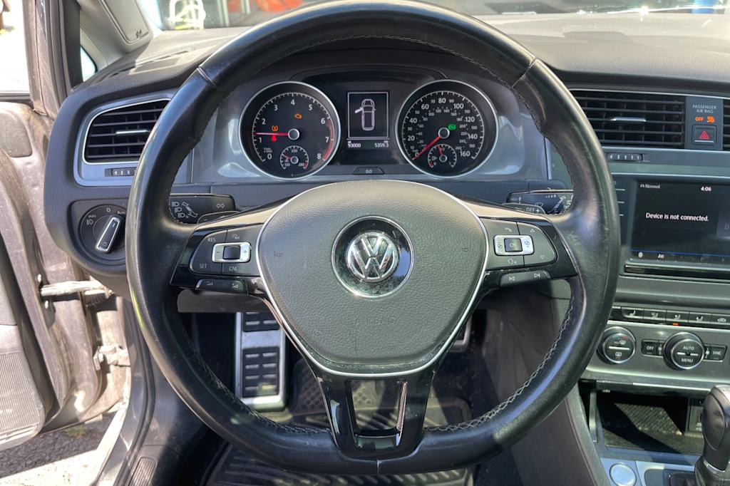 Thumbnail: 2017 Volkswagen Golf - 9
