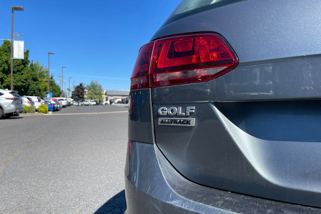 Thumbnail: 2017 Volkswagen Golf - 7